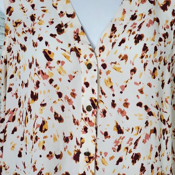 Maurices Women’s Blouse L White Sleeveless Abstract Print V Neck Top - Picture 3 of 8